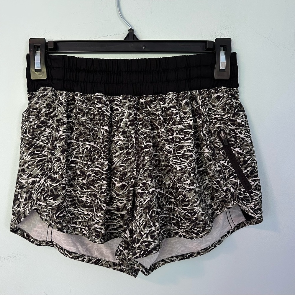 Lululemon Olive Green & Black Striped Pattern Athletic Shorts Size 6